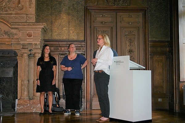 Sarah Hoyer, Sabine Hennig, Bernd Adrian (verdeckt) und Daniela Michel (von inks) führen in den Workshop ein